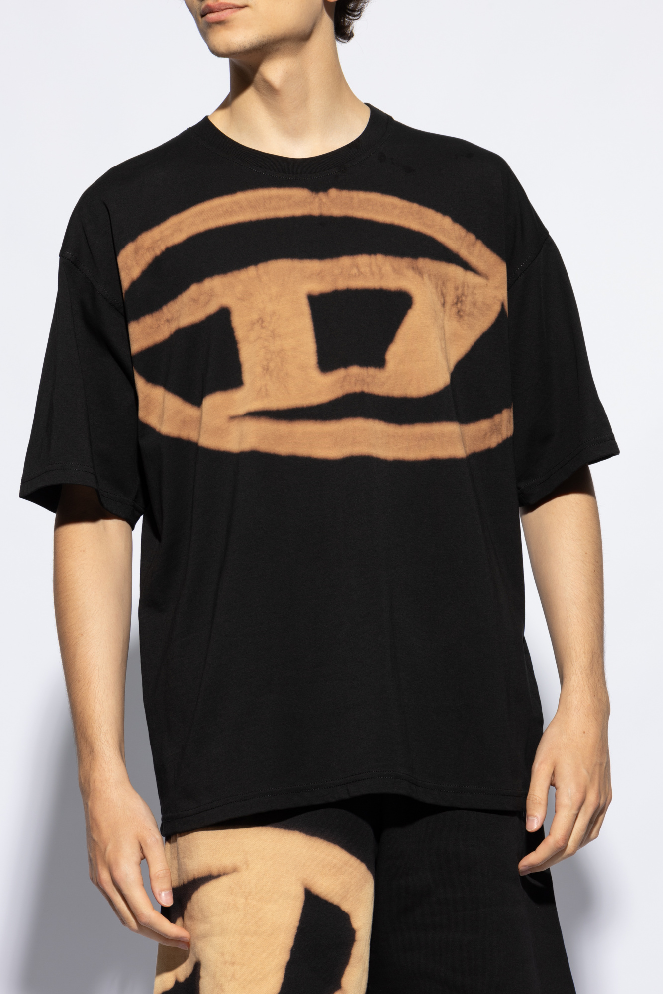 【送料&関税込】Diesel T-boxt Bleach T-shirt Diesel メンズ Tシャツ T-BOXT-BLEACH ブリーチ オーバルD ロゴ